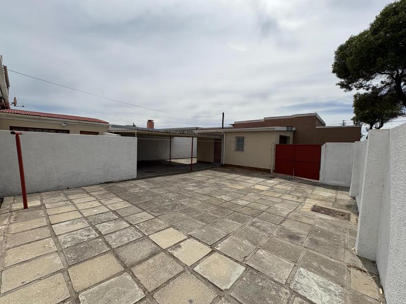 3 Bedroom Property for Sale in Maitland Western Cape